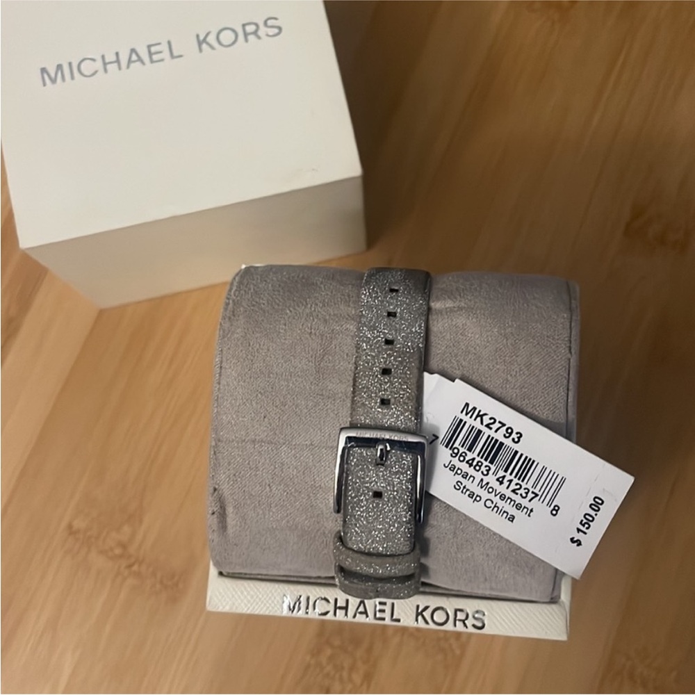 Michael Kors Silver Strap Watch - Picture 2 of 13
